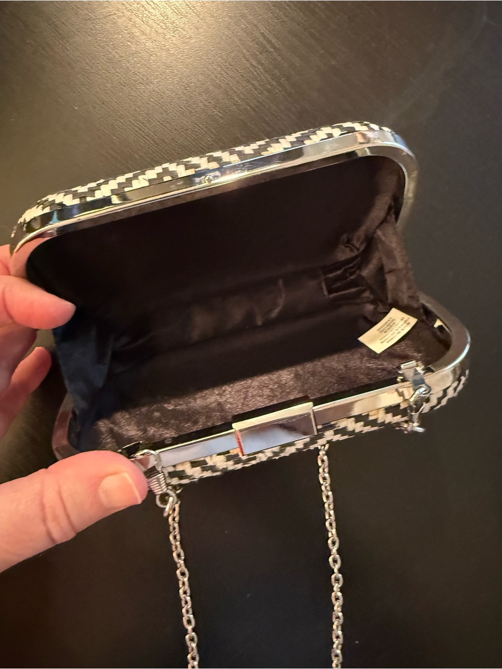 SPECIAL OCCASION Black & white chevron clutch bag with chain strap. - Picture 3 of 6